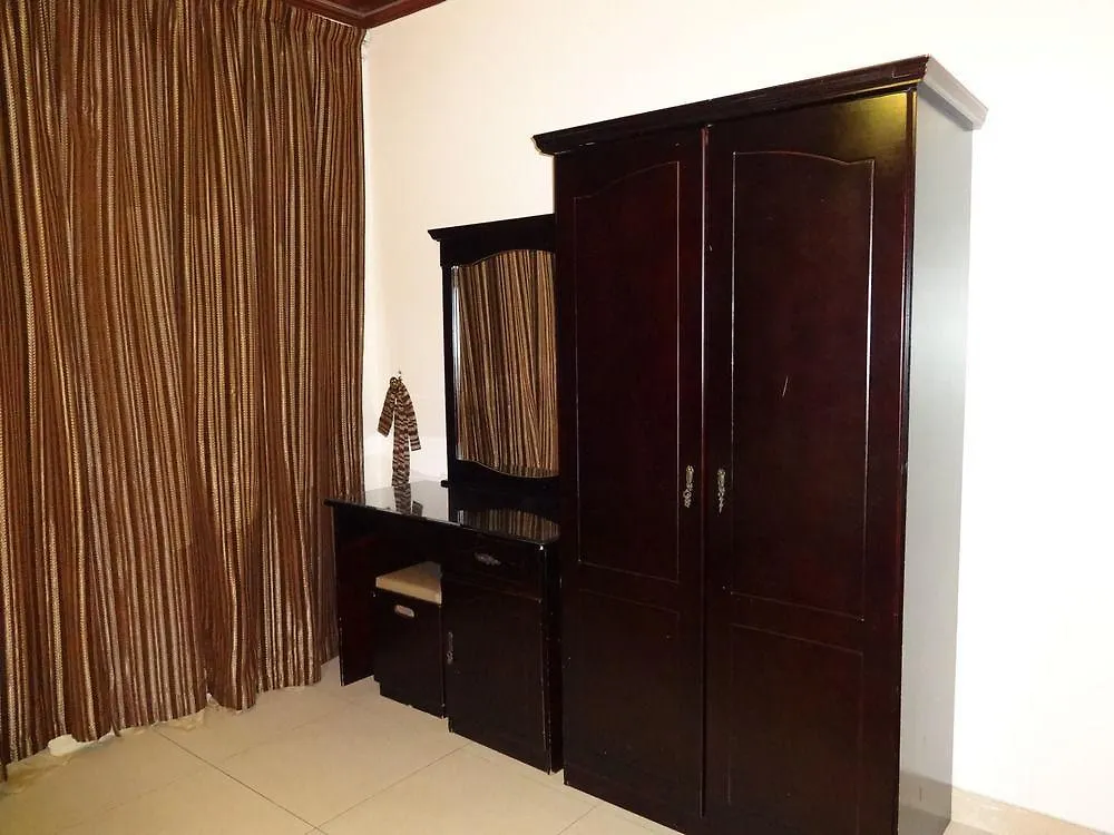 جدة La Fontaine Quraish Suites 3*,