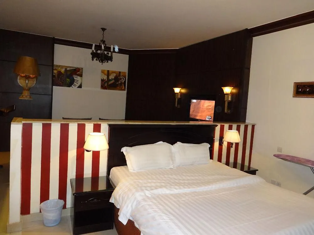 شقة فندقية جدة La Fontaine Quraish Suites