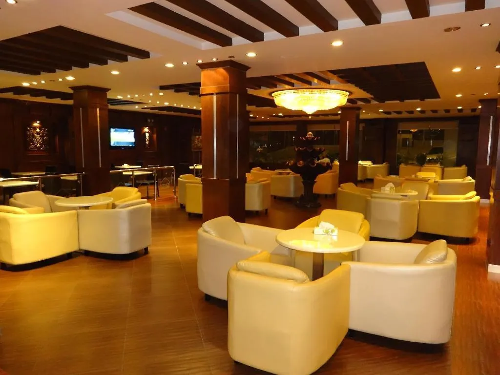 جدة La Fontaine Quraish Suites 3*,