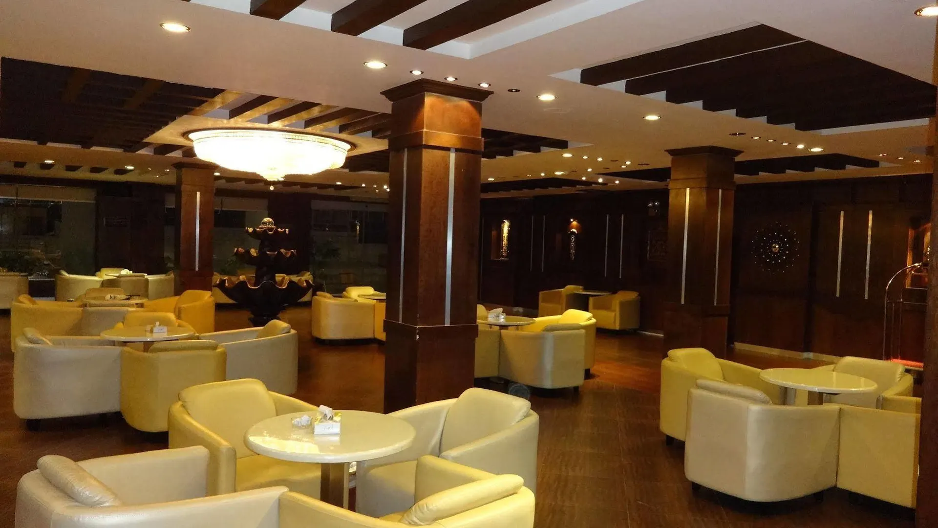 شقة فندقية جدة La Fontaine Quraish Suites