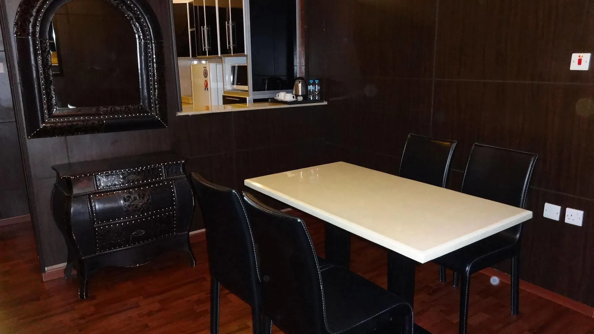 جدة La Fontaine Quraish Suites شقة فندقية