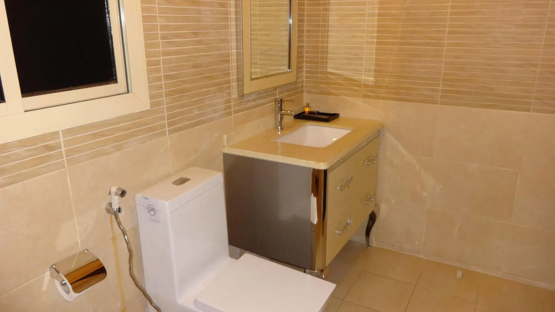 جدة La Fontaine Quraish Suites